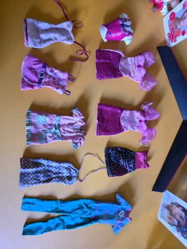 Lote de Roupas Barbie e Ken - Original