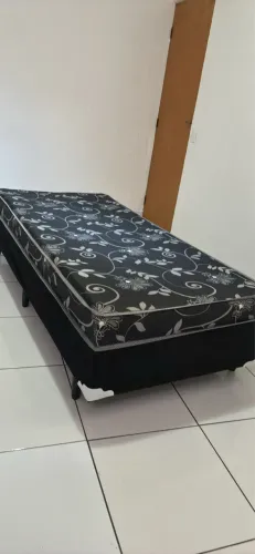 Cama Box de Solteiro (Base) em Ótimo Estado