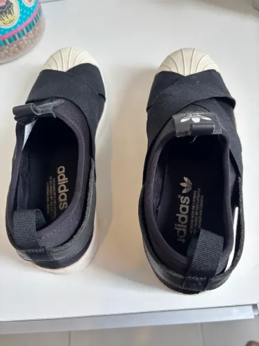 Adidas Slip on confort