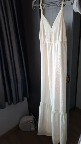 Vestido branco, marca SPACE