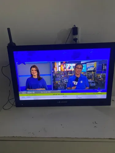 Tv 32 polegadas não tá saindo som