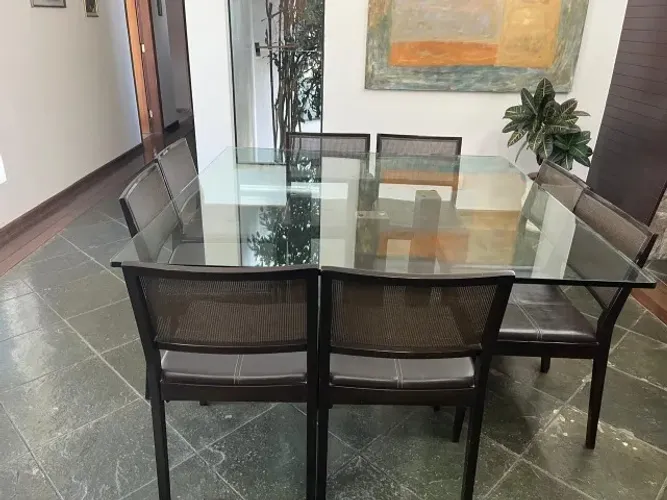 MESA DE JANTAR QUADRADA COM TAMPO DE VIDRO COM 8 CADEIRAS
