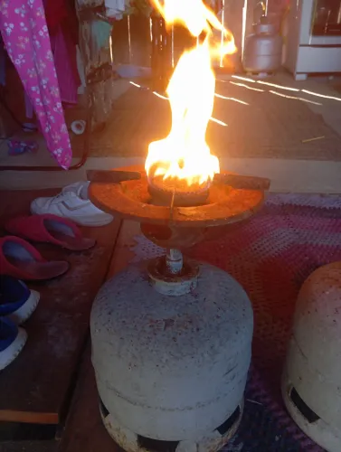Fogareiro e lampião para camping