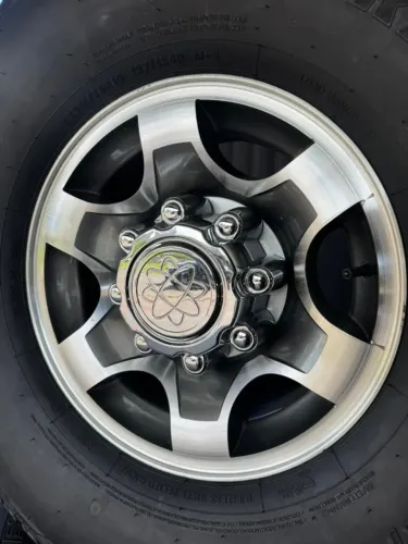 Roda F250 com Pneus 315/75R16