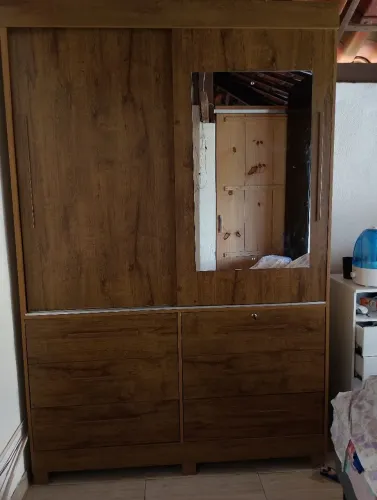 Guarda roupa de solteiro