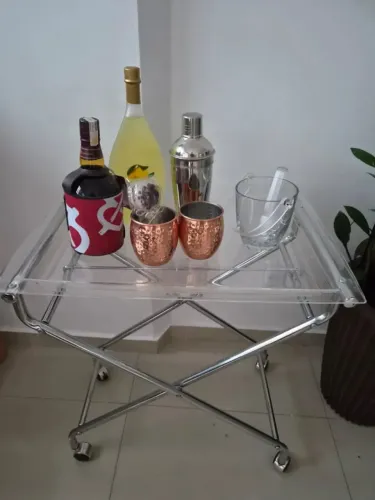Carrinho Bar em acrílico com metal