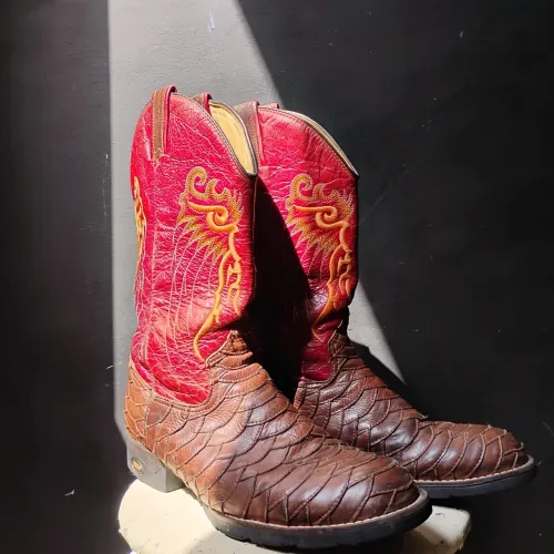 BOTA DE COURO COWBOY VIMAR BOOTS ORIGINAL. BRECHO