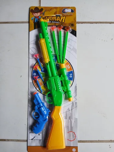 Brinquedo lança dardos com tiro alvo