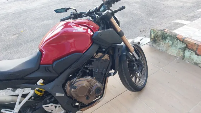 Cb 650r ano 2023