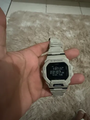 Troco Casio gbd200 cinza em smartwatch