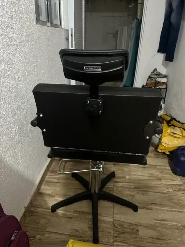 Combo Salão Dompel: Lavatório Champ + Cadeira Hidráulica Titan (Estado de Nova!)