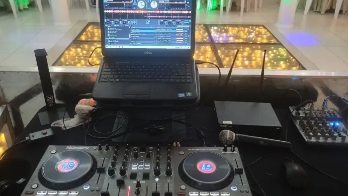 Controladora Numark ns4fx