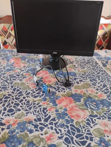 Monitor AOC 18,5 polegadas - VGA