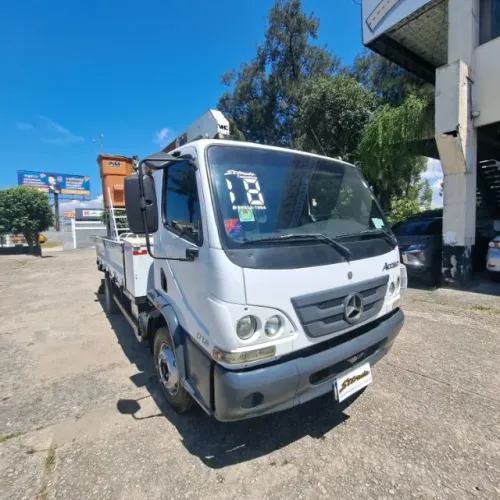 M BENZ ACELLO 815 ANO 2018 EQUIP. COM CESTO AEREO 10,5m
