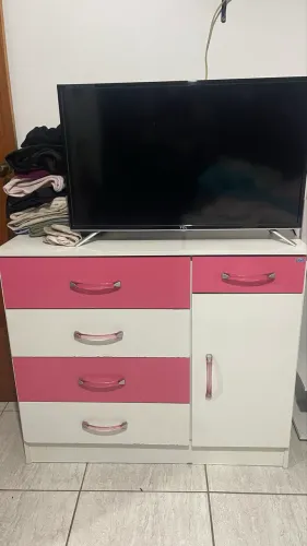 cômoda e criado mudo