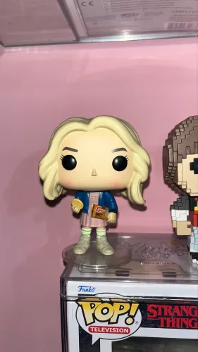 Funko POP TV Stranger Things Eleven with Eggos Chase 421
