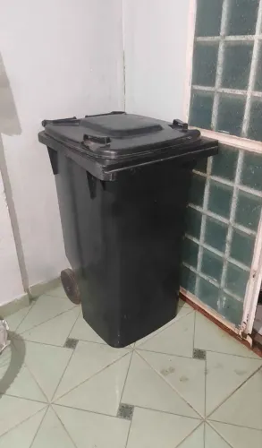 LIXEIRA CONTÊINER COM RODAS