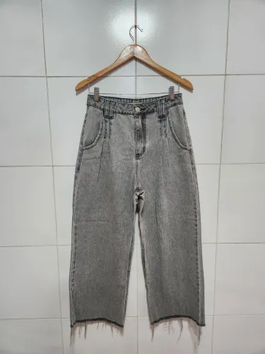 Calca jeans wide leg cinza P (36/38)