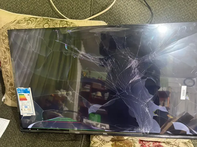 TV TCL 32" QLED 32S5K Nova (Para Peças)