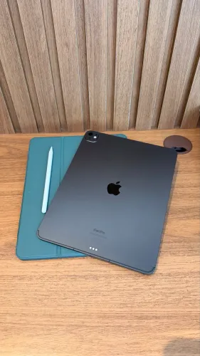iPad Pro m4 256 versão celular impecável