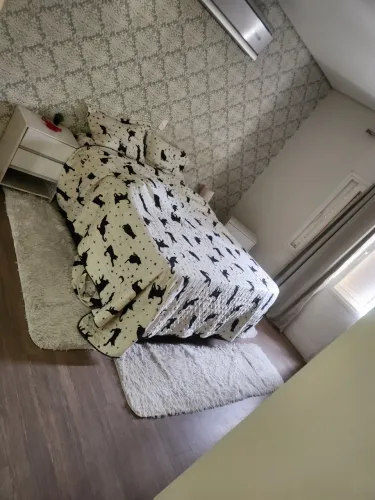 Cama box Queen, Box sem revestimento, com saia e dois criados