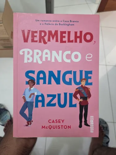 Livro Vermelho, Branco e Sangue Azul - Casey McQuiston