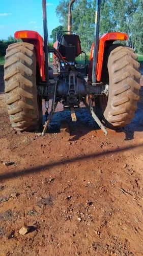 Pneu para trator 18 4 30