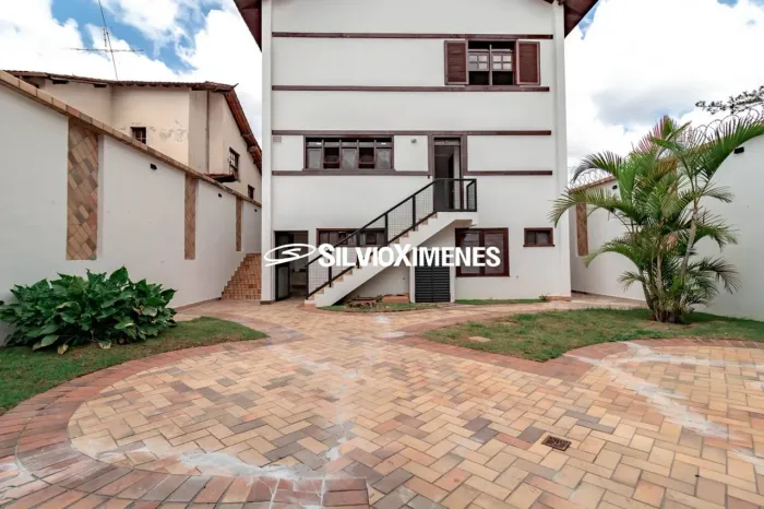 Casa com 7 quartos, Santa Tereza - Belo Horizonte