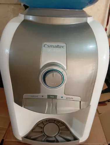 GELAGUA DE MESA ESMALTEC FUNCIONANDO PERFEITAMENTE FAÇO A ENTREGA ACEITO CARTÃO FUNC