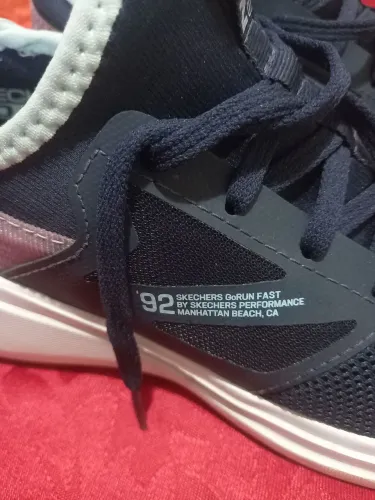 Tênis fem. Skechers go run novo, pg 349 vendo por 150