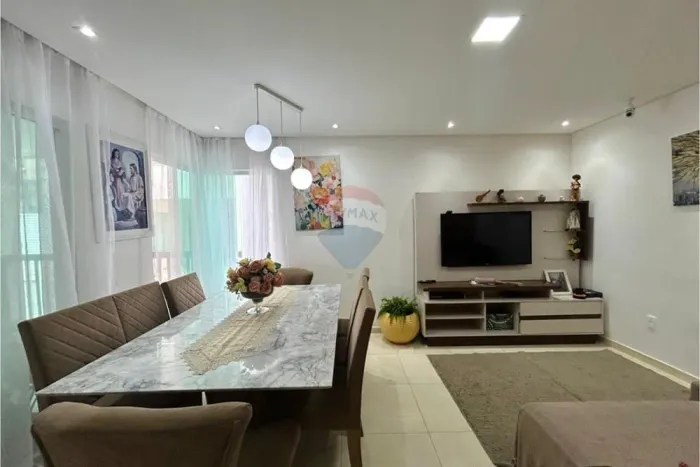 Vendo casa de 3/4 em condomínio fechado e com energia solar