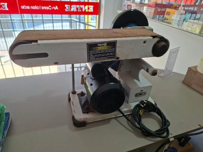 Vende-se 450,00 semi nova, usada pouca vezes