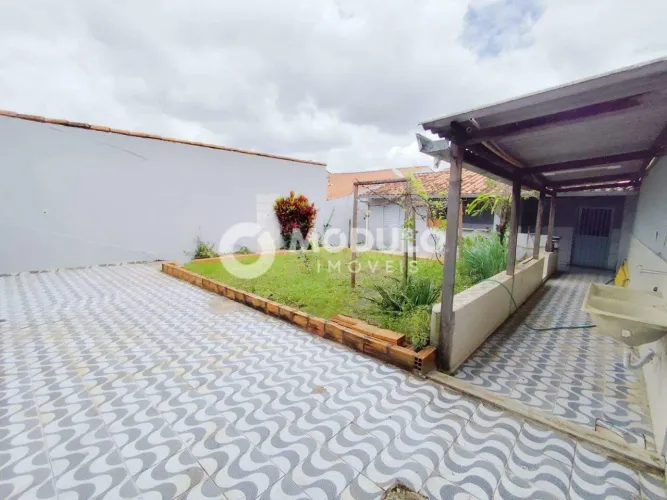 CASA RESIDENCIAL à venda, 3 quartos, 2 suítes, 2 vagas, Santa Mônica - Uberlândia/MG