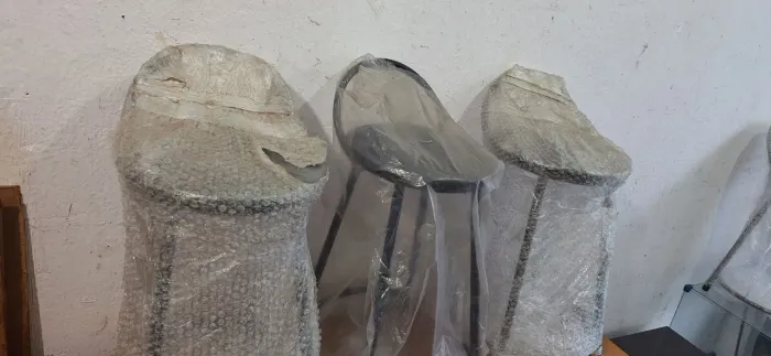 4 Banquetas Novas.