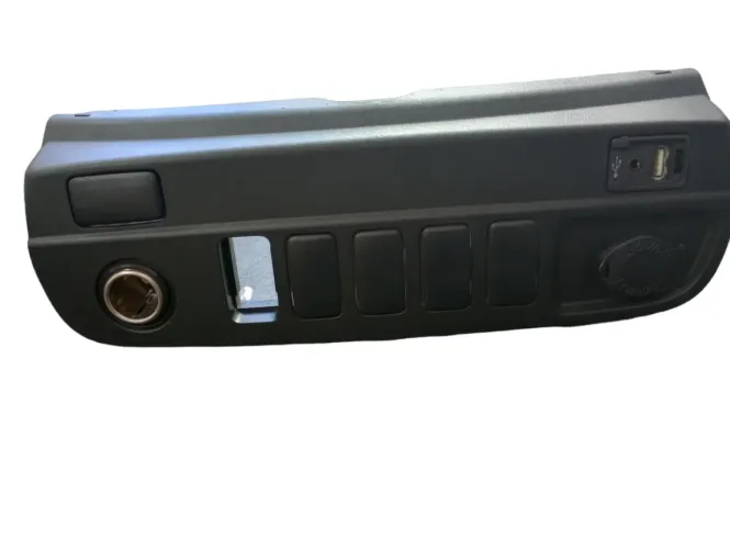 Moldura Painel Carregador Toyota Hilux 2013