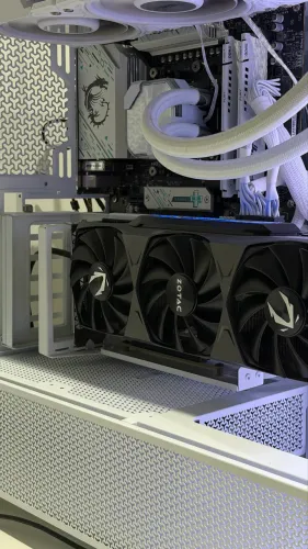 Pc gamer DDR5 Ryzen 7800x3d RTX308010gb 32gb ram DDR5
