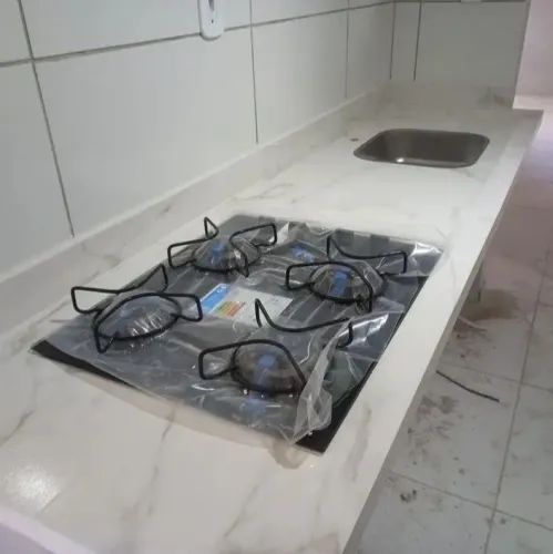 Bancada de cozinha em porcelanato