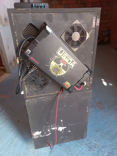 Vende se um som automotivo