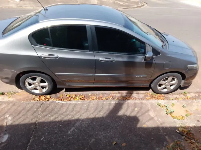 Honda City Sedan LX 1.5 Flex 16V 4P Aut. 2010