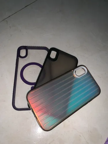 Vendo 3 capinhas do iphone xr as 3 por apenas 30,00 interessados chamo no pv?