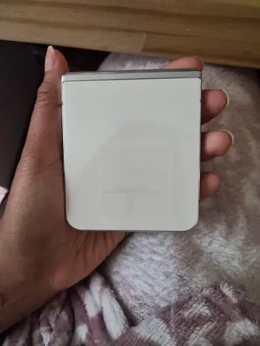Galaxy z flip 5