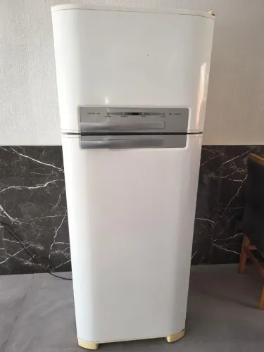 Vendo geladeira electrolux frost free 411 litros