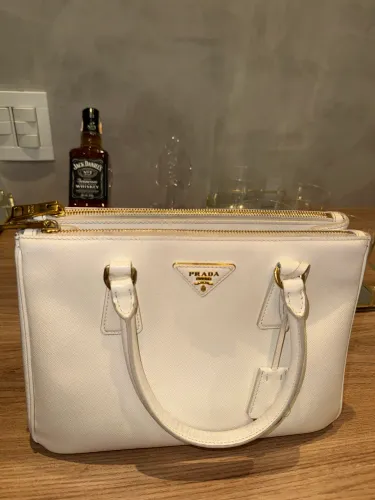 Bolsa Prada Galleria média em couro Saffiano