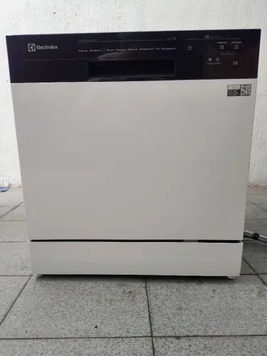 Lava-Louças Electrolux LB08E 8 Serviços Lava e Seca Branca - 220V