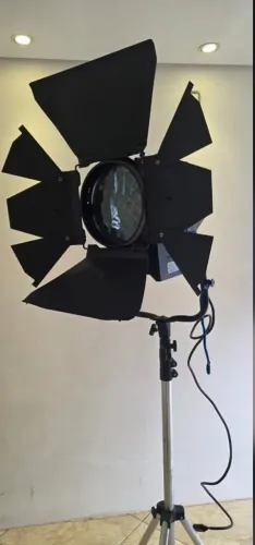 Fresnel Dexel Zeus de 1000W Luz para cinema, completo, perfeito, quase novo. 1K