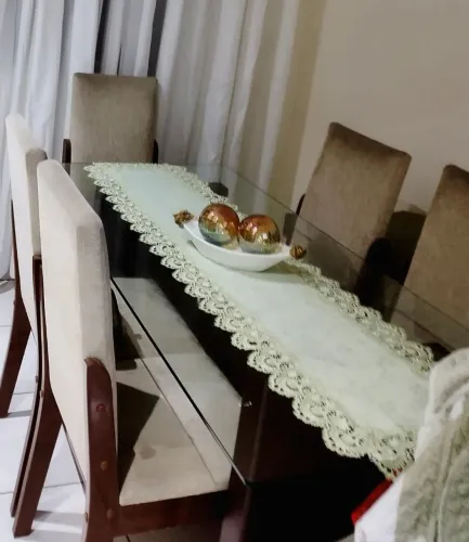 Conjunto de mesa com tampo de vidro 6 lugares