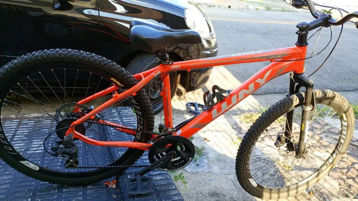 Bicicleta aro 26 + freio a discos a óleo