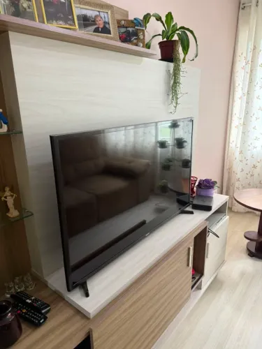 Smart TV 43" Samsung, pouco uso