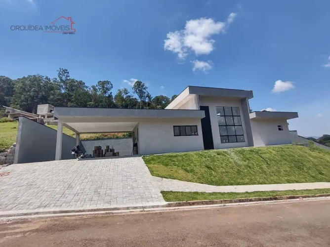 Casa em condomínio fechado | Atibaia | Lazer amplo | Piscina | Agende a sua visita