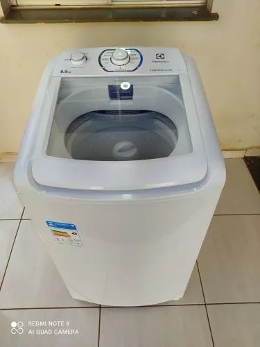Vendo máquina Electrolux semi nova 8,5 kg